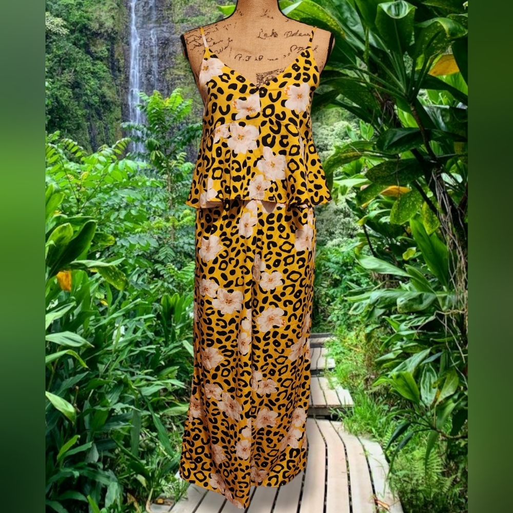 Animal Floral Print Romper Jumpsuit by True Destiny. Size M. NWOT